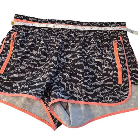 Fabletics Active Shorts - Medium - Zipper Pockets! - Black & white w/ Coral Pink - Picture 7 of 9